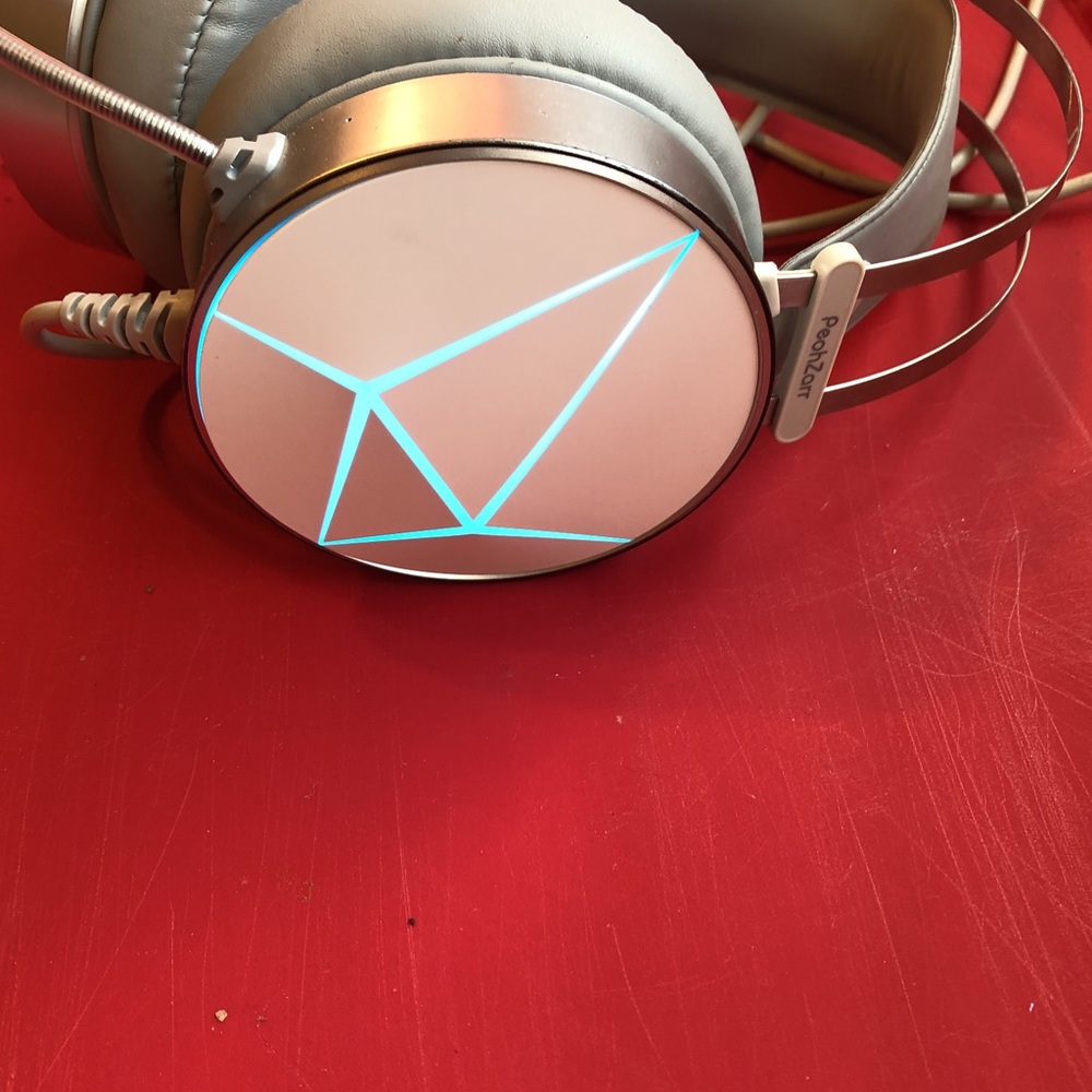 Gaming headphones